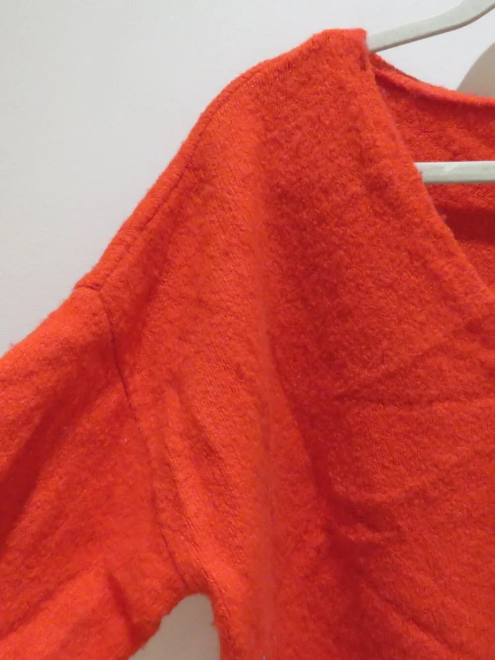 MADEWELL Wedged V-Neck Sweater in Bright Cherry Red Medium Wool Blend Preppy - Picture 6 of 12